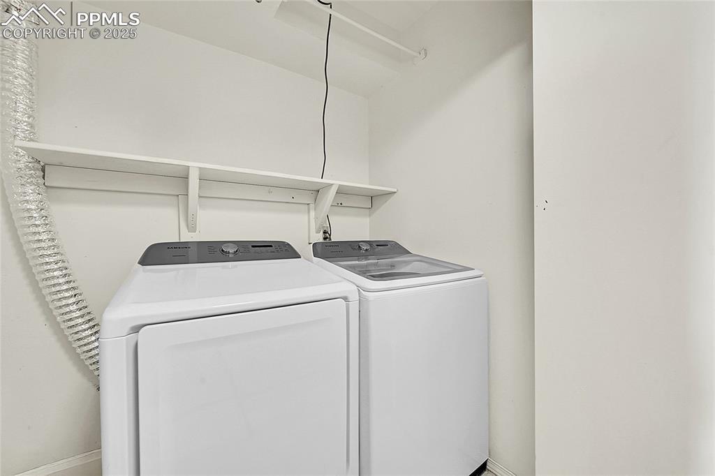 Image 31 of 45: Laundry