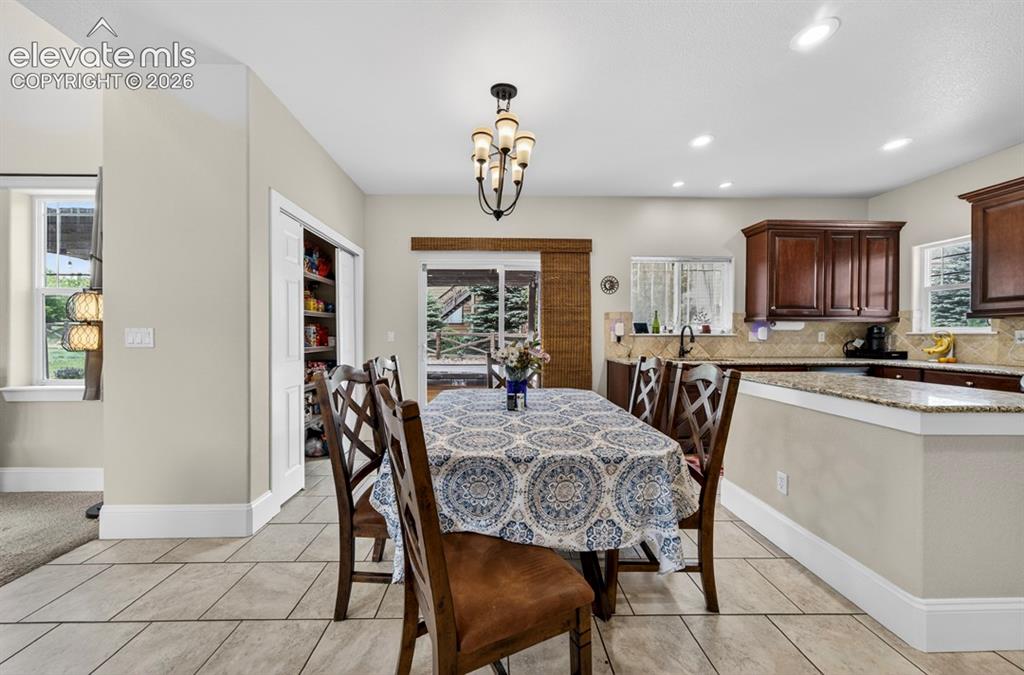 Image 12 of 43: Dining Area