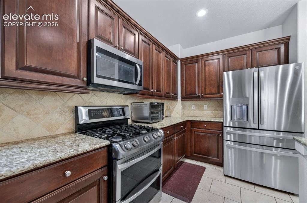 Image 17 of 43: Kitchen