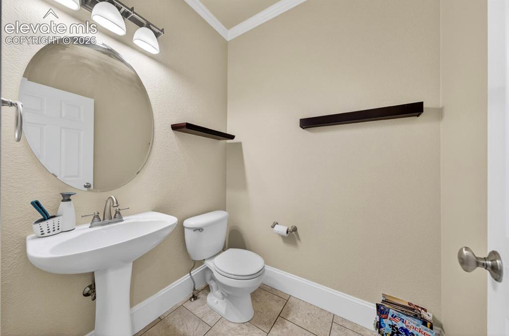 Image 20 of 43: Bathroom