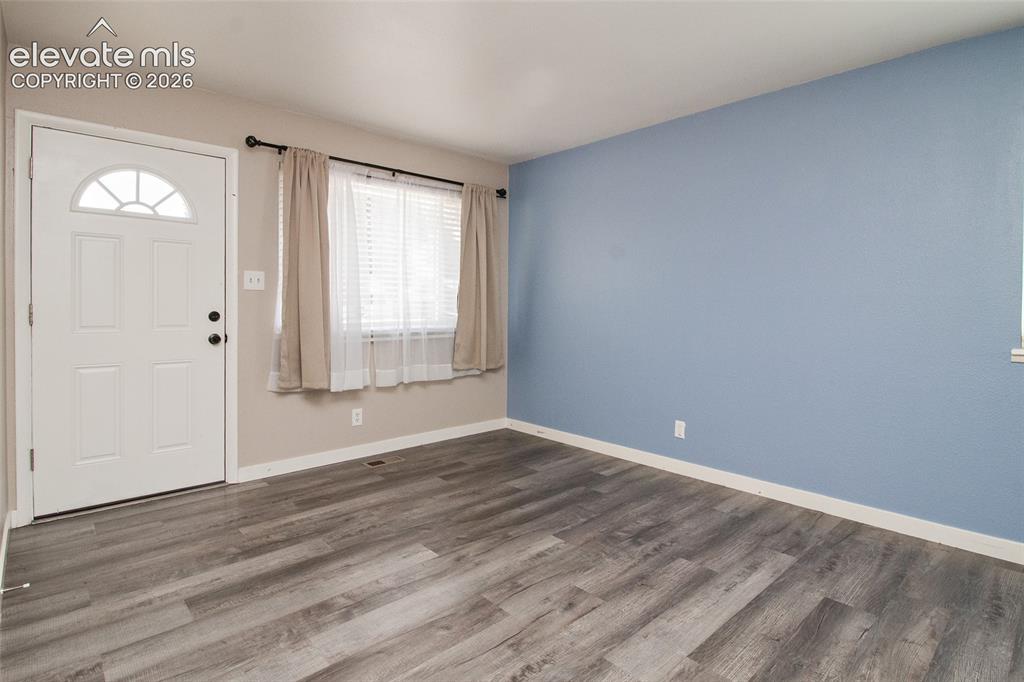Image 9 of 19: Entry