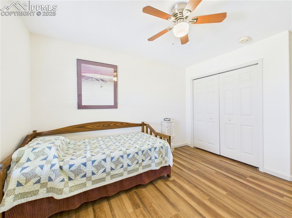 Image 24 of 42: Bedroom