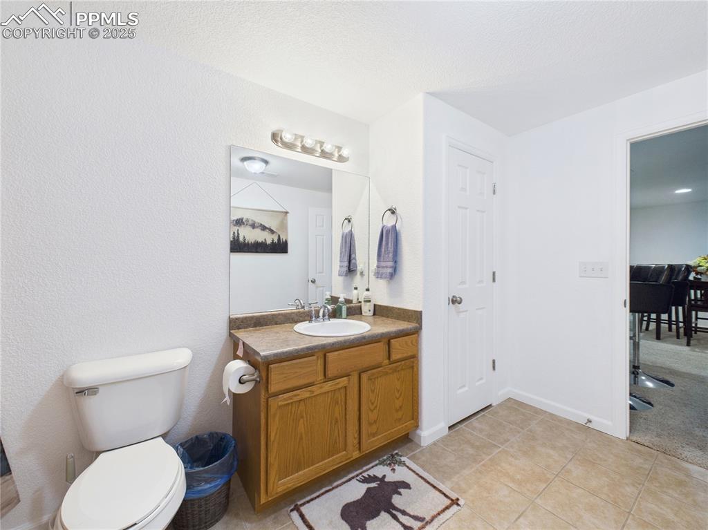 Image 32 of 42: Bathroom