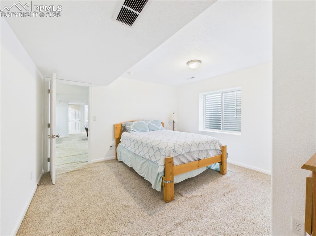 Image 34 of 42: Bedroom