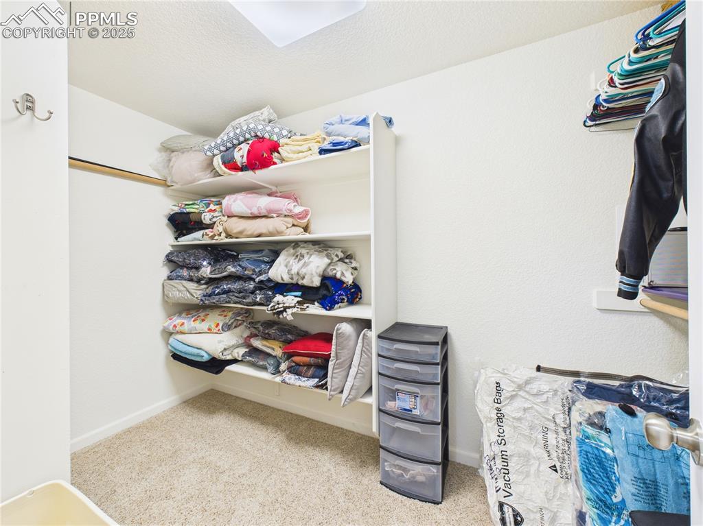 Image 36 of 42: Closet