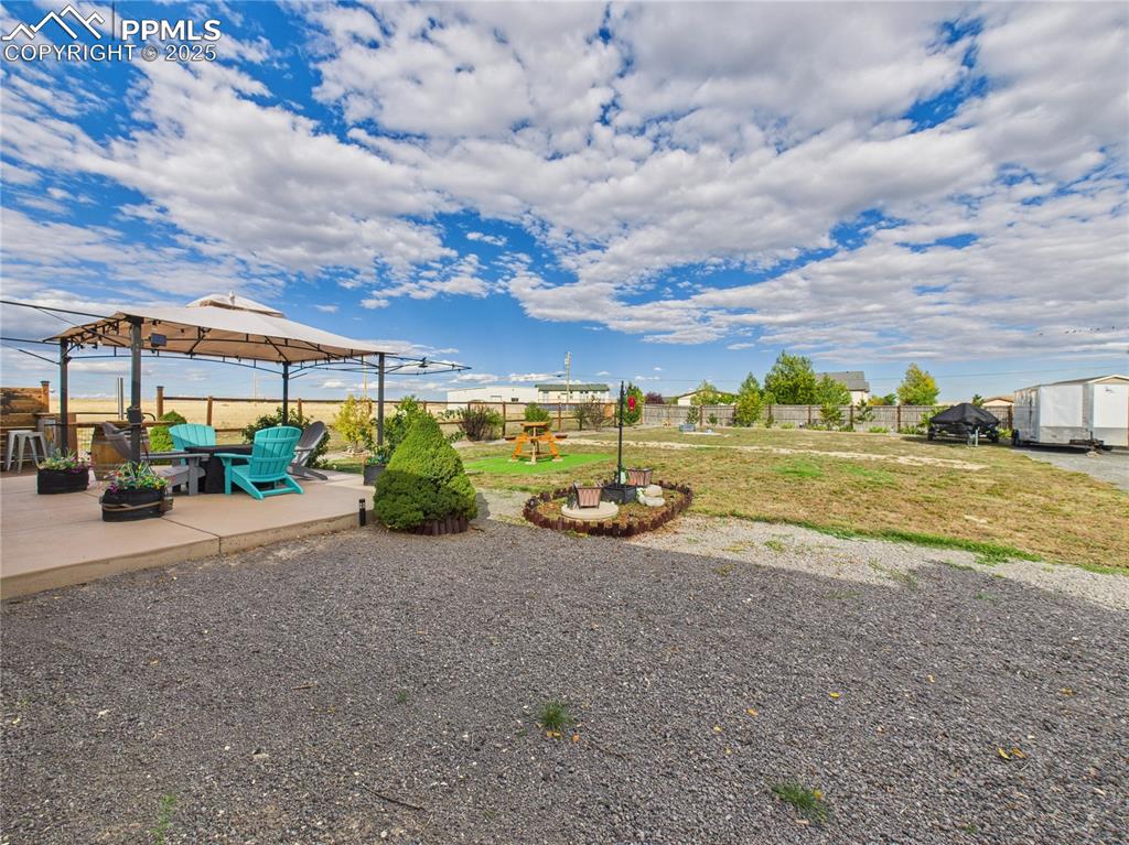 Image 42 of 42: Yard