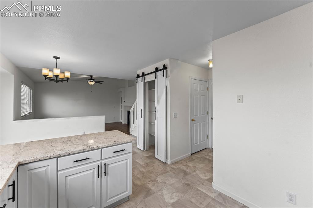 Image 20 of 39: Kitchen