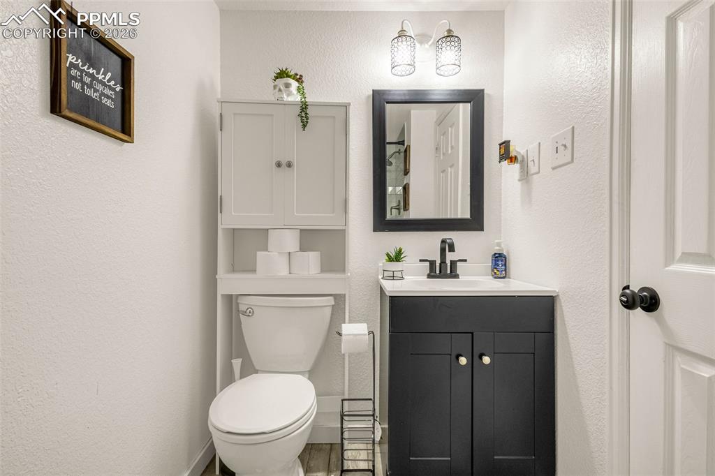 Image 24 of 34: Bathroom