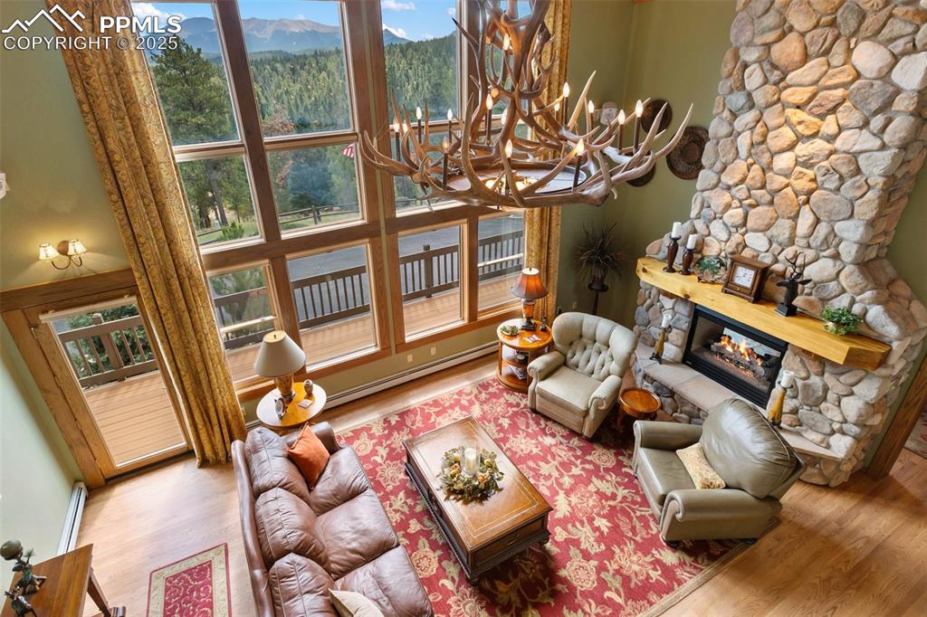 Image 11 of 49: Living Room