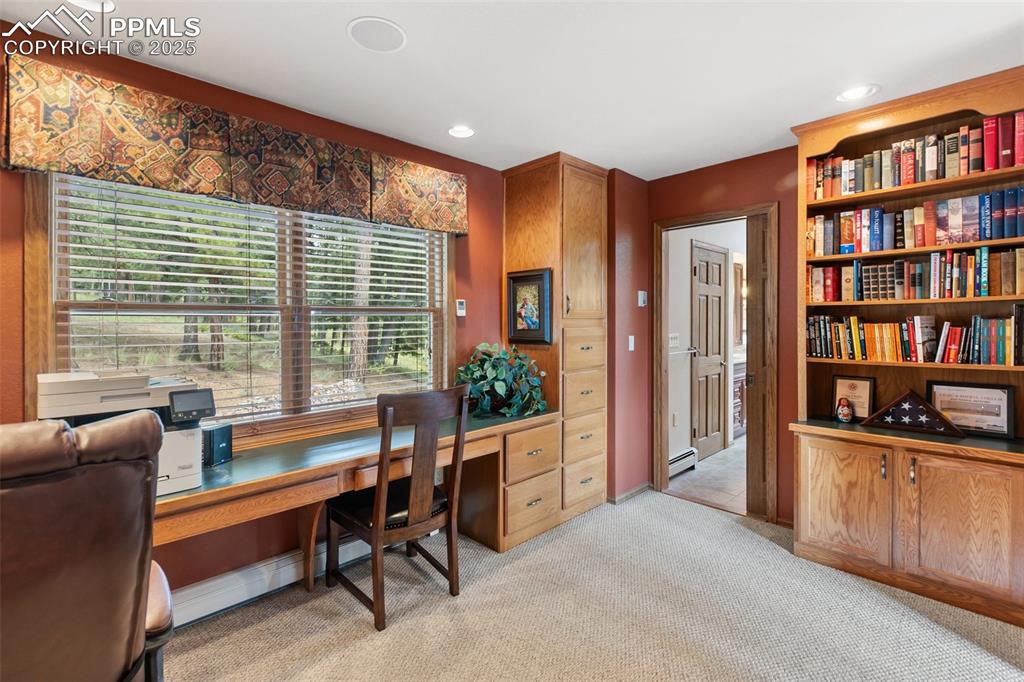 Image 17 of 49: Office