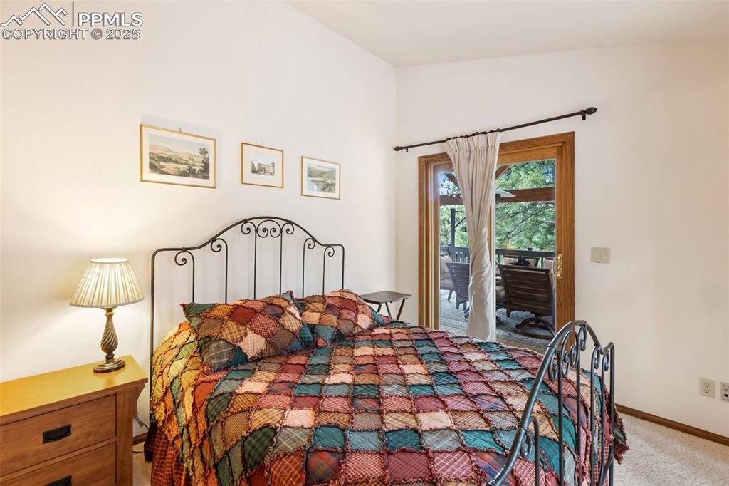 Image 19 of 49: Bedroom