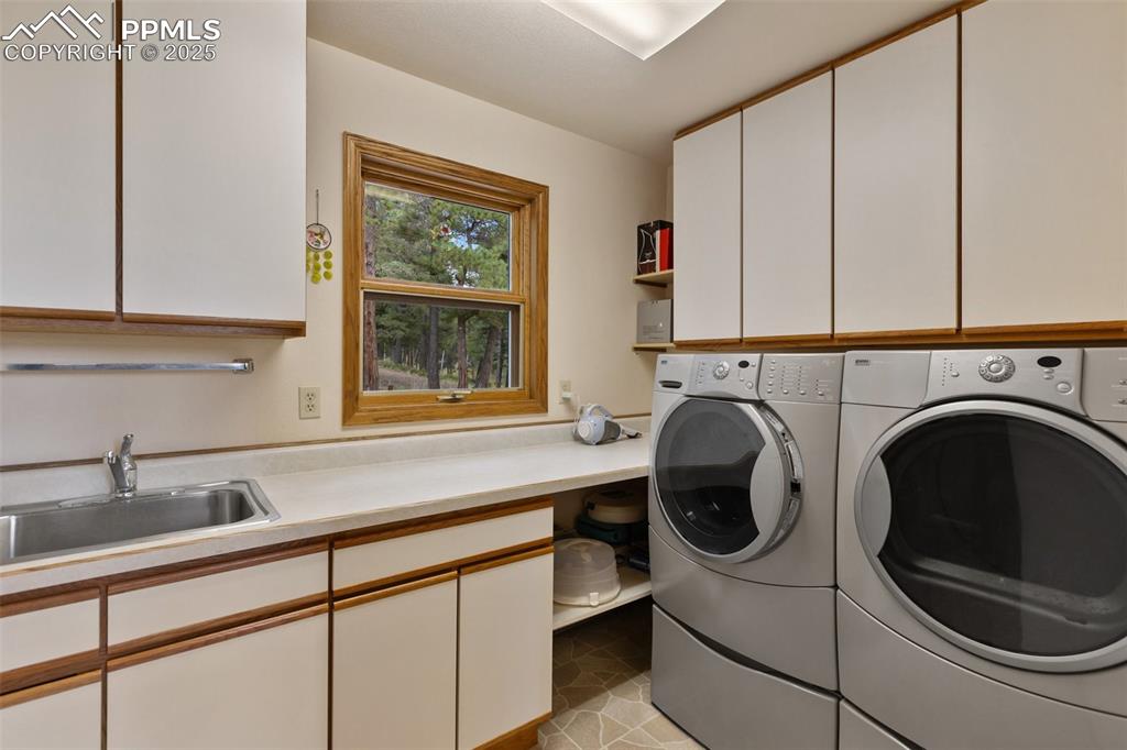 Image 22 of 49: Laundry