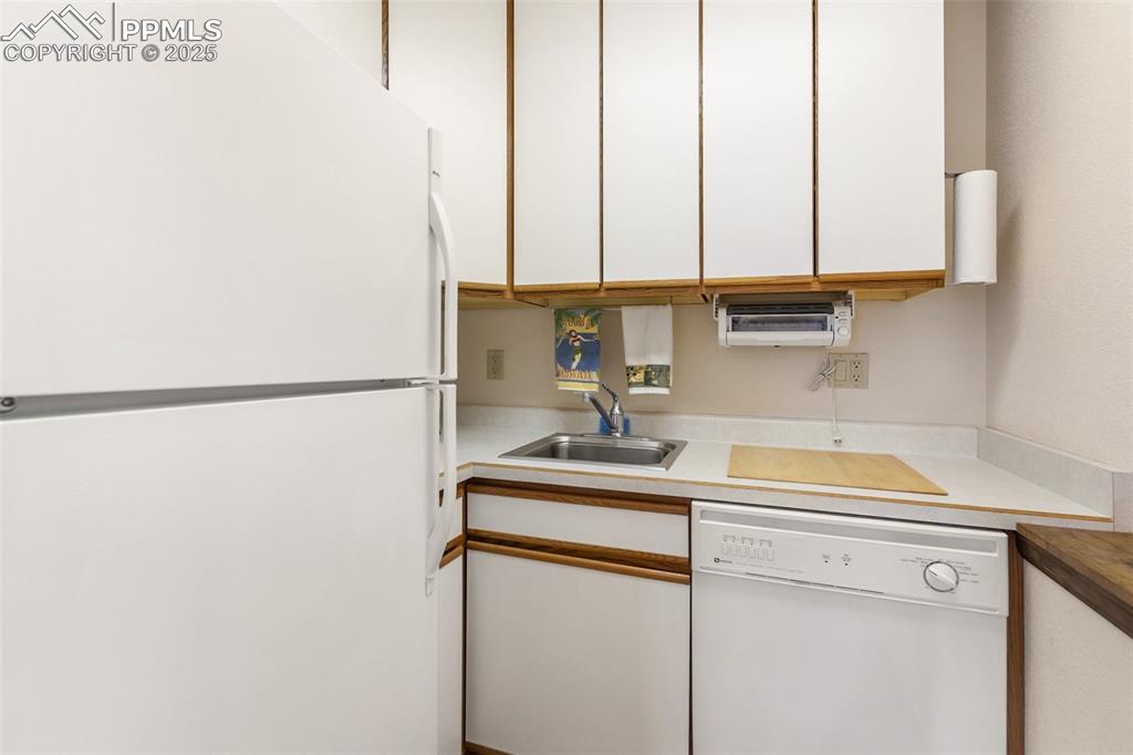 Image 27 of 49: Attached to Lower Level Bedroom