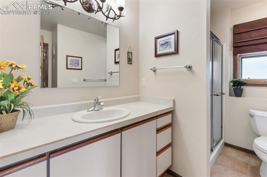 Image 29 of 49: Bathroom