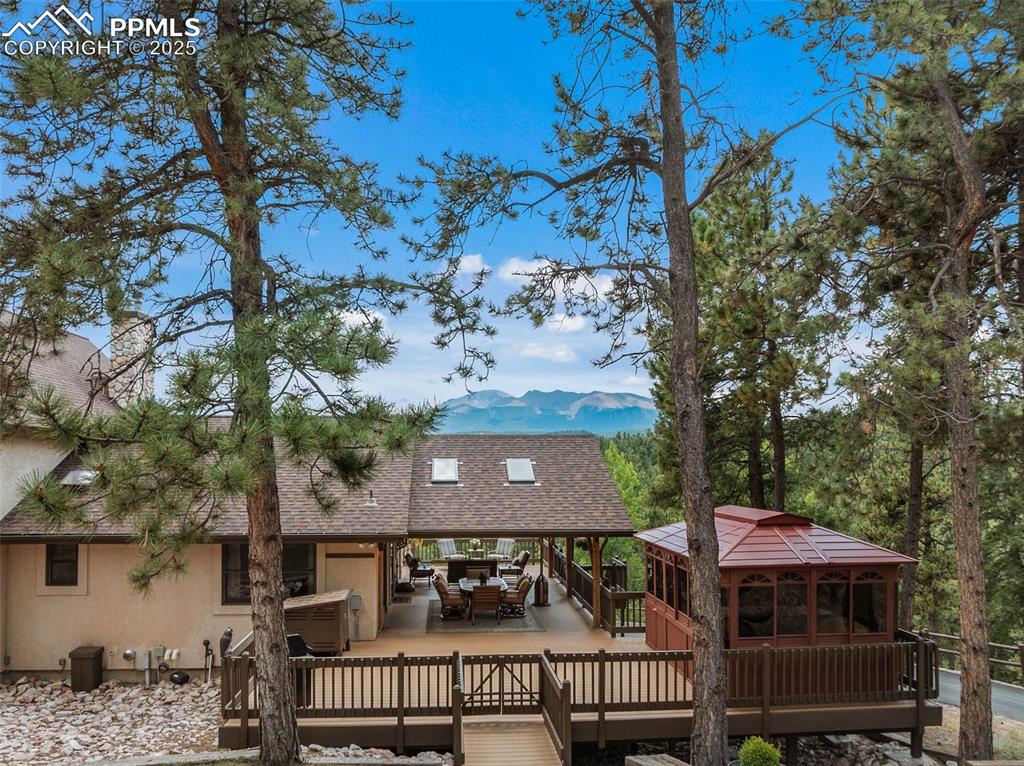 Image 31 of 49: Back of Structure