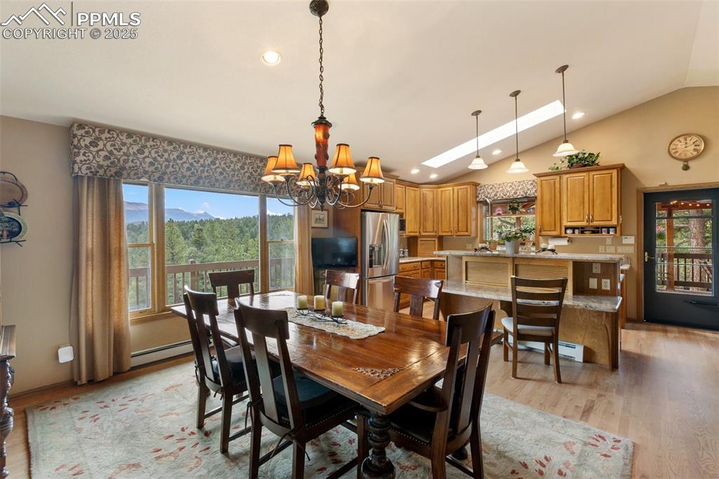 Image 8 of 49: Dining Area