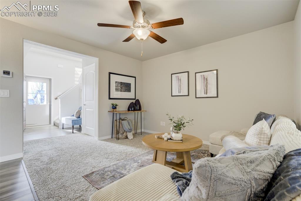 Image 10 of 50: Living Room