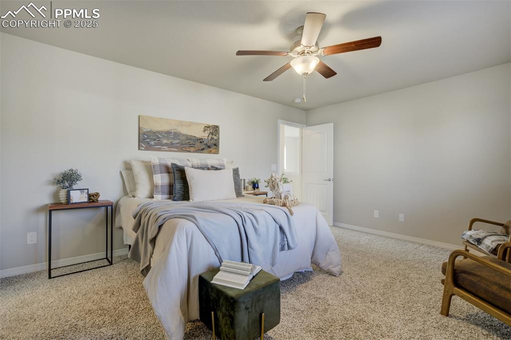 Image 24 of 50: Bedroom