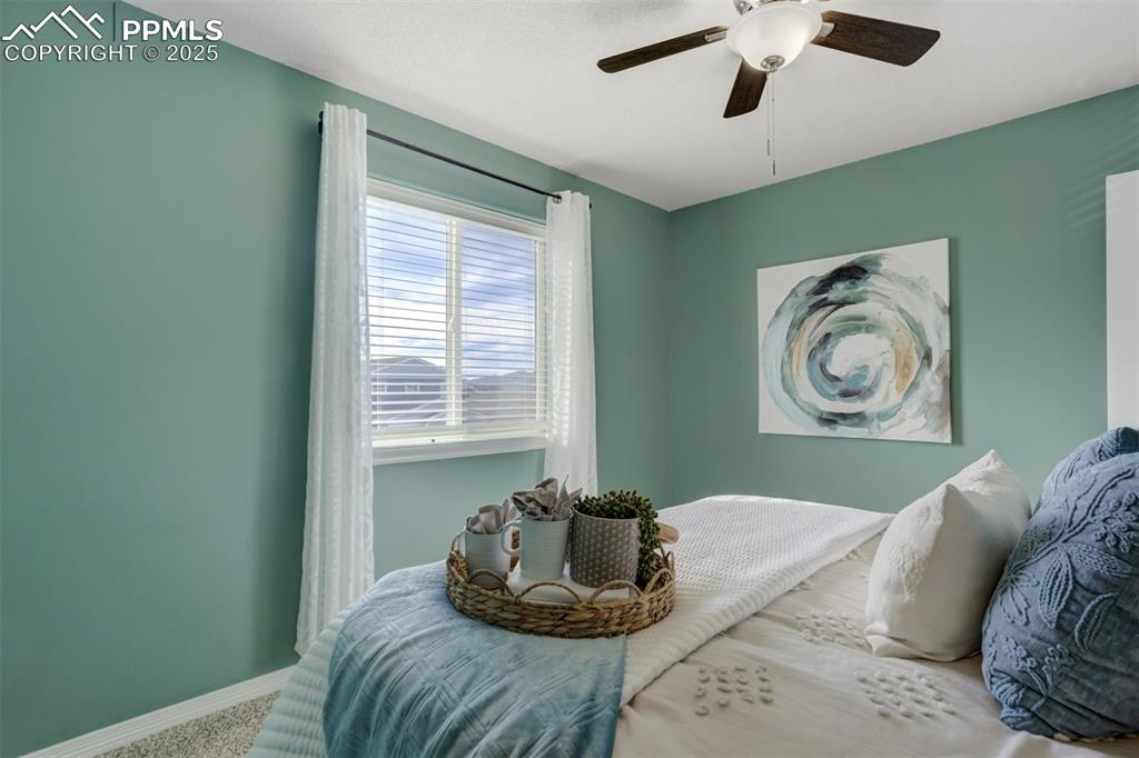 Image 26 of 50: Bedroom