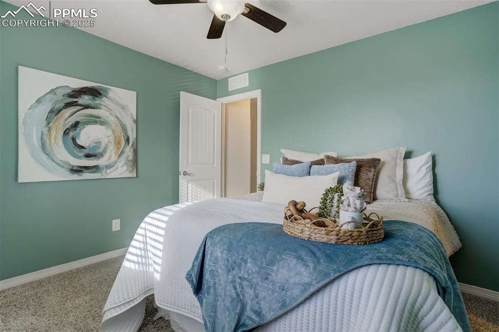 Image 27 of 50: Bedroom