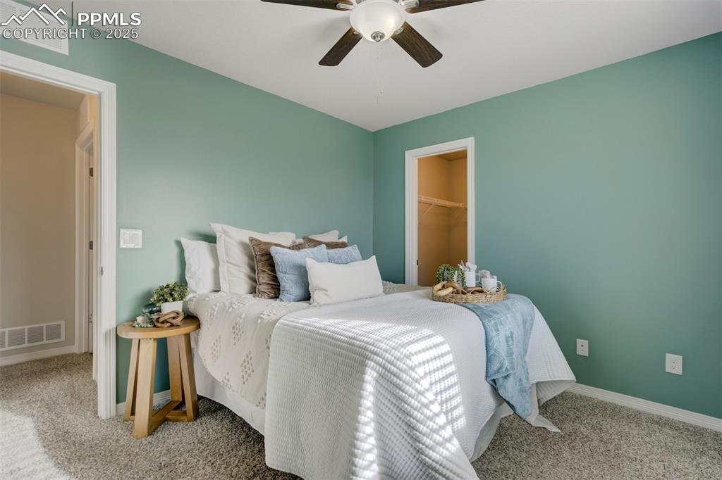 Image 28 of 50: Bedroom