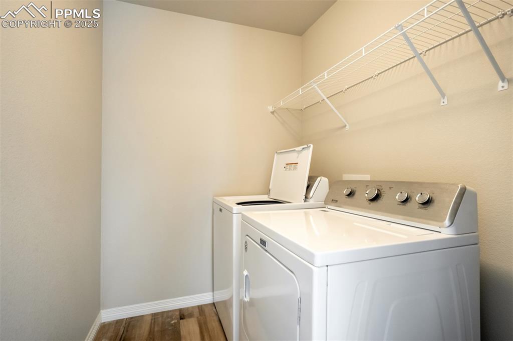 Image 35 of 50: Laundry