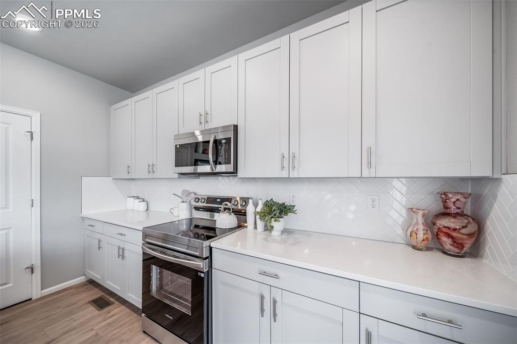 Image 26 of 41: Photos of a model home