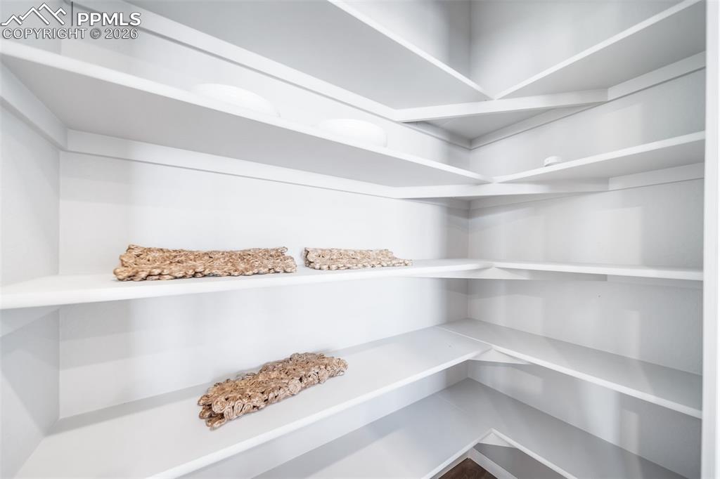 Image 33 of 41: Photos of a model home