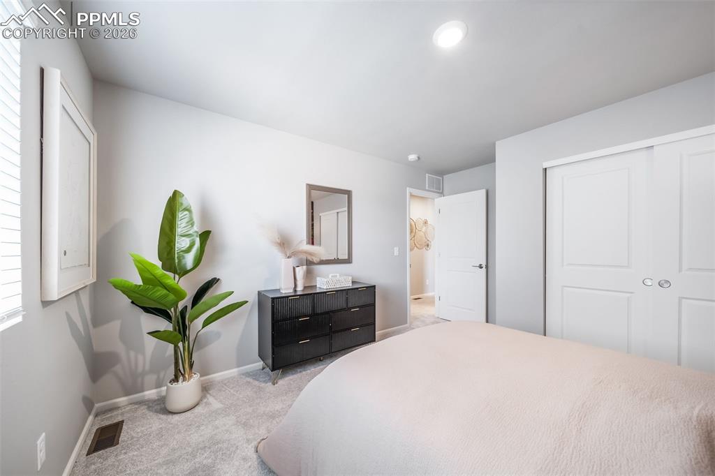 Image 9 of 41: Photos of a model home