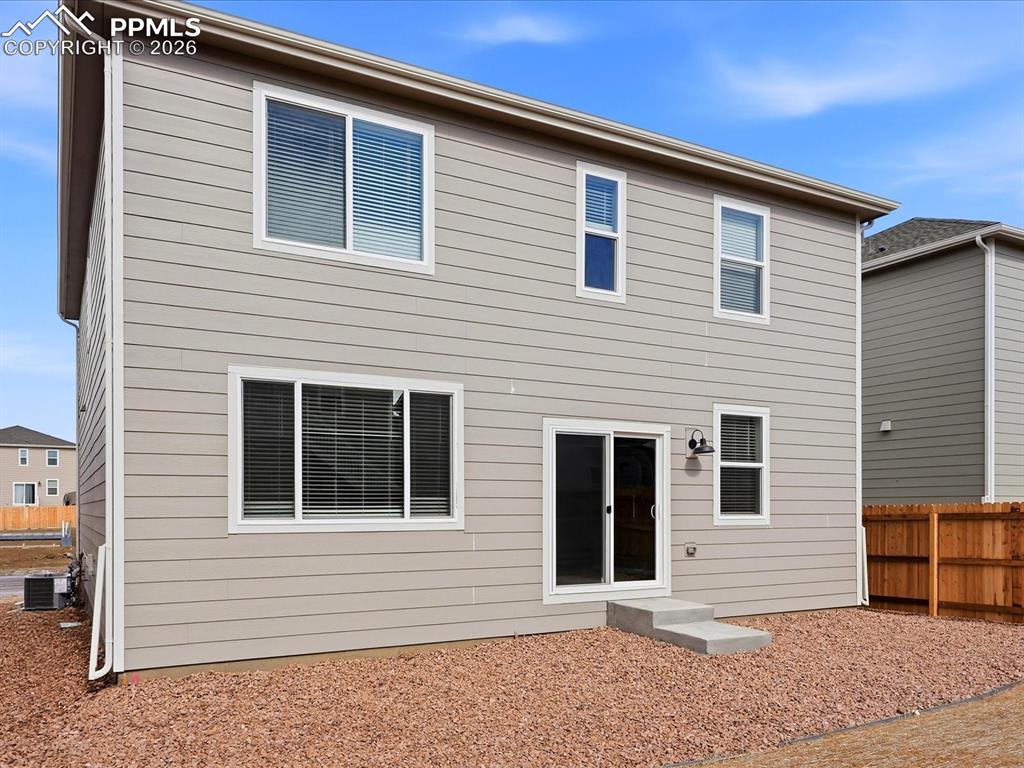 Image 27 of 31: Back of Structure