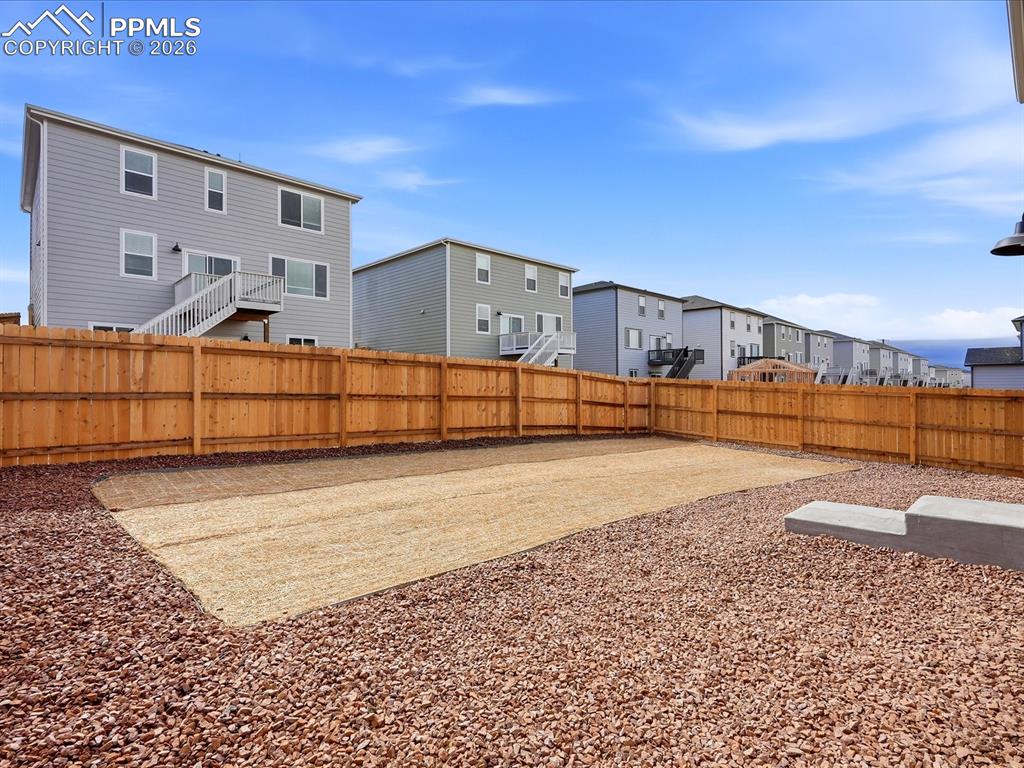 Image 28 of 31: Yard