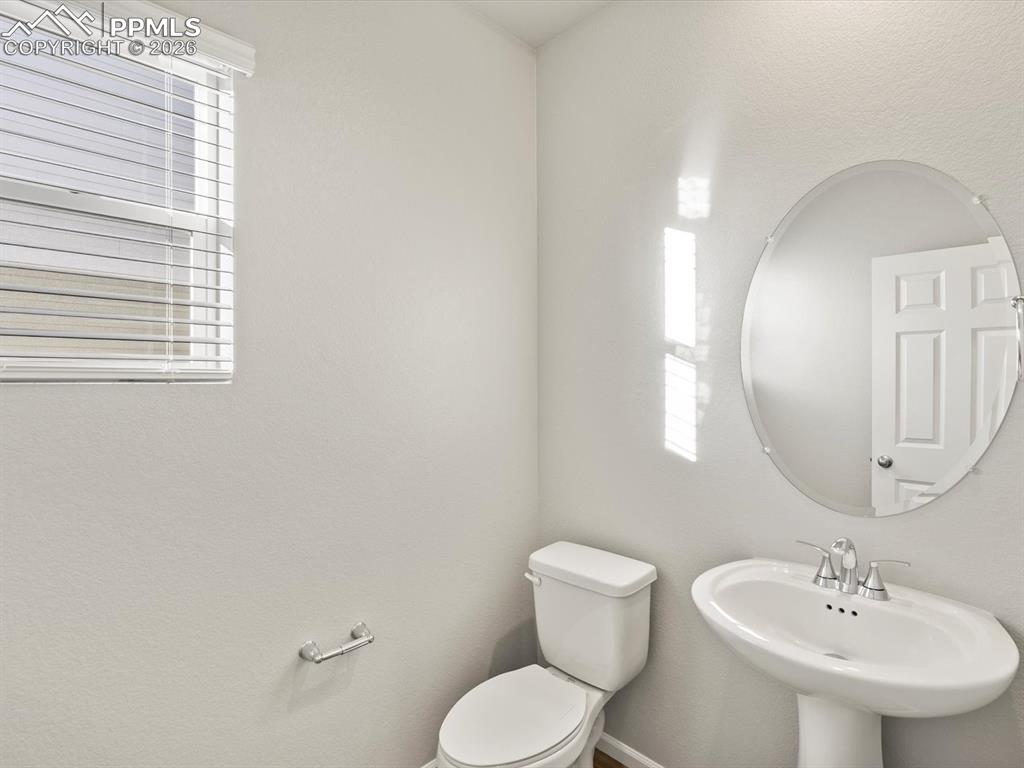 Image 5 of 31: Bathroom