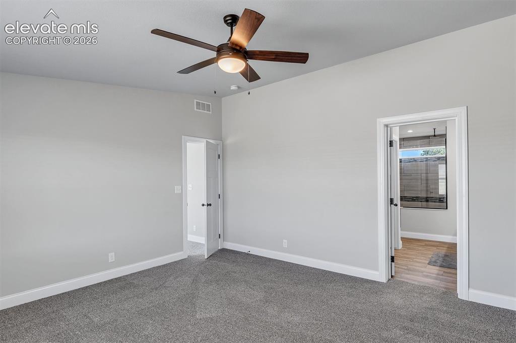 Image 19 of 38: Bedroom