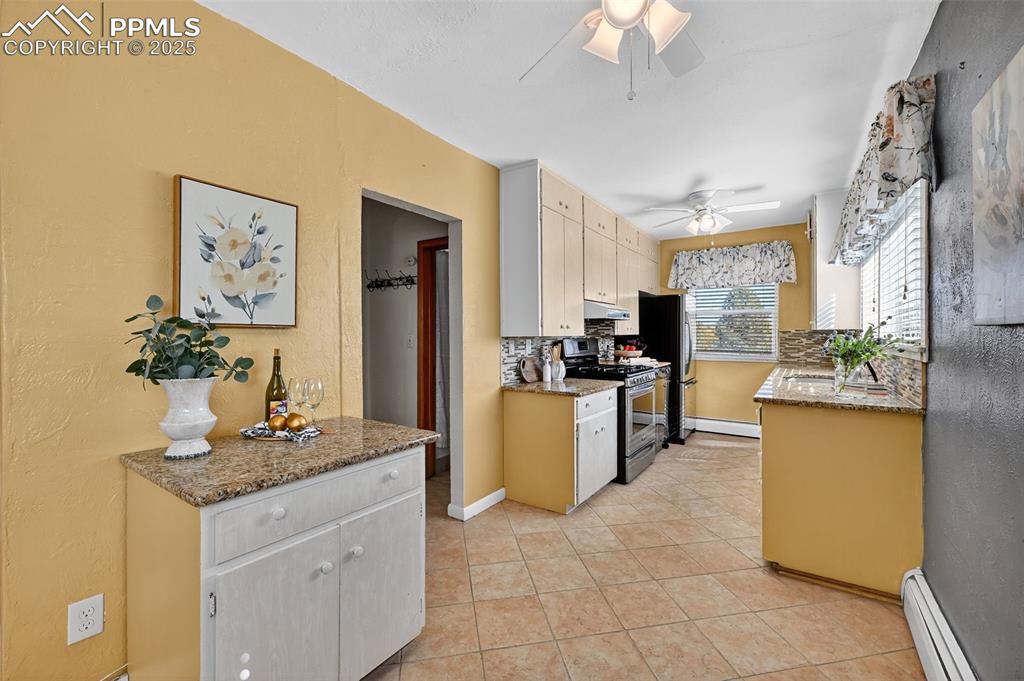 Image 8 of 46: Kitchen Main Level