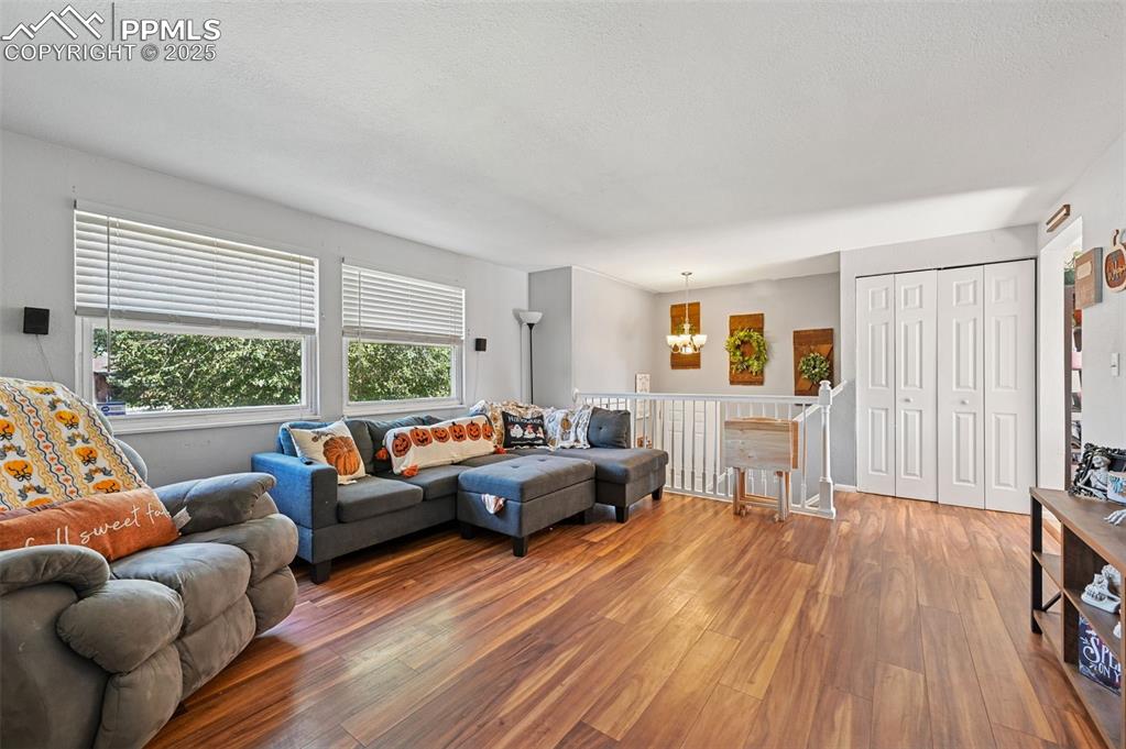 Image 4 of 31: Living Room