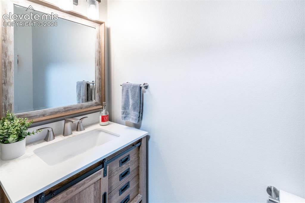 Image 19 of 43: Bathroom
