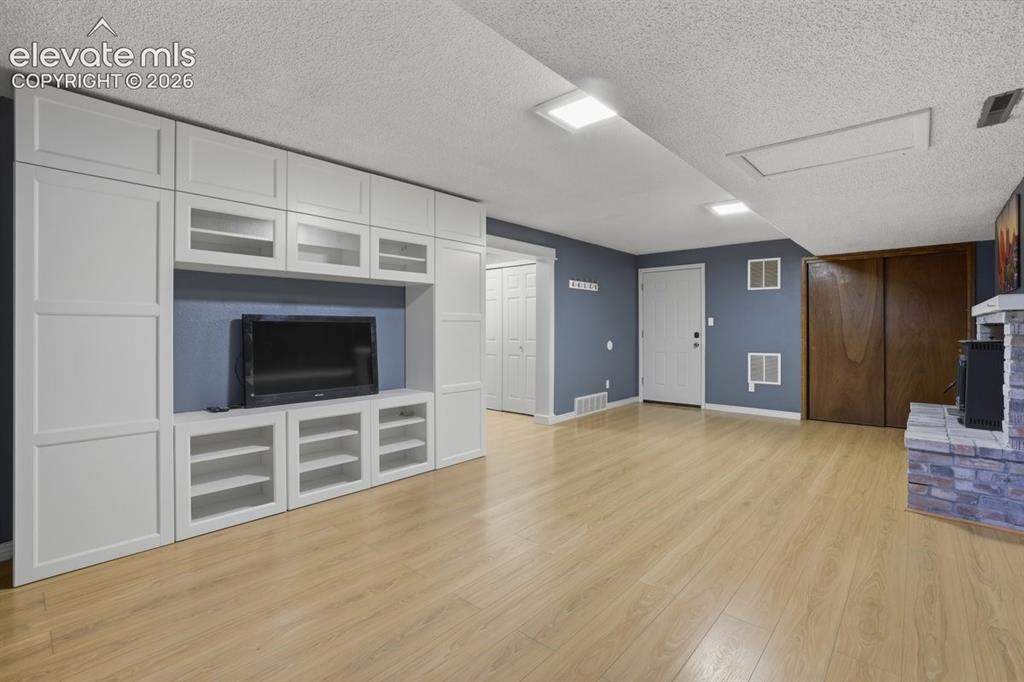 Image 34 of 45: built-in entertainment center