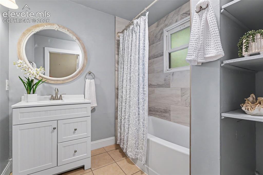Image 10 of 21: Bathroom