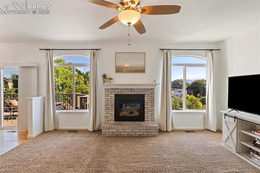 Image 14 of 44: Family Room