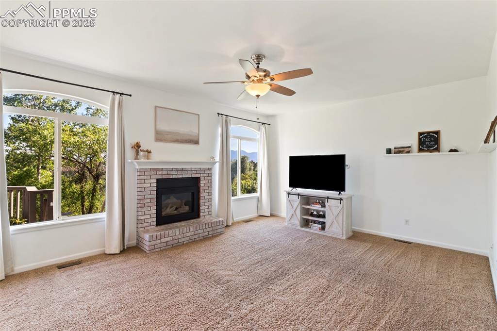 Image 15 of 44: Family Room