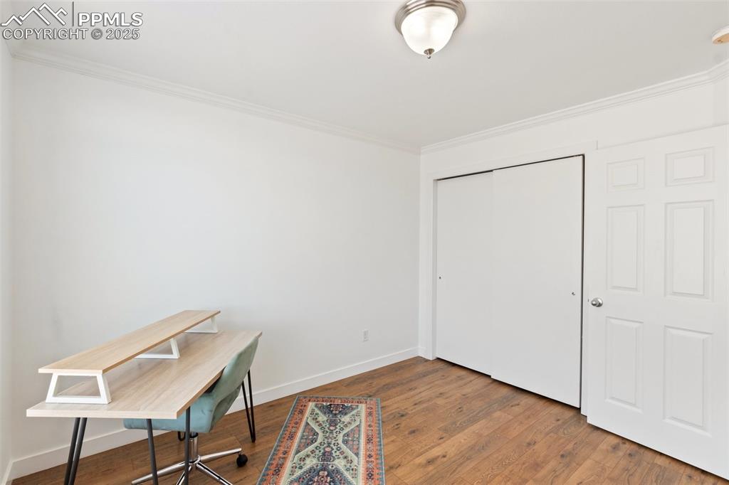 Image 25 of 44: Bedroom