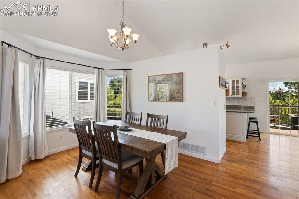 Image 6 of 44: Dining Area