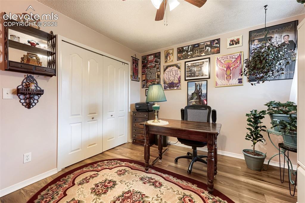 Image 10 of 28: Office