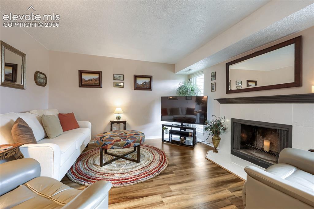 Image 4 of 28: Living Room
