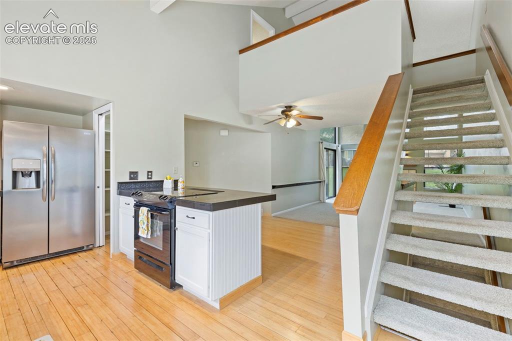 Image 12 of 29: Kitchen