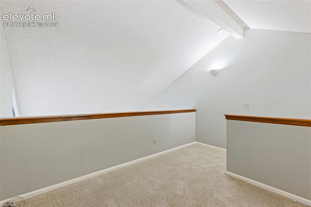 Image 17 of 29: Loft