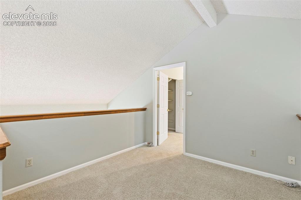 Image 18 of 29: Loft