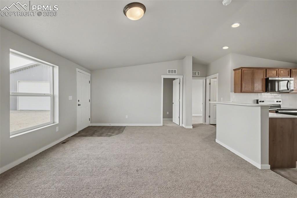 Image 11 of 41: Kitchen