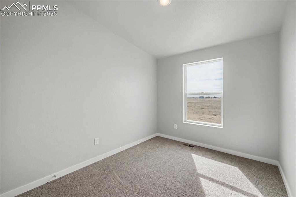 Image 29 of 41: Bedroom