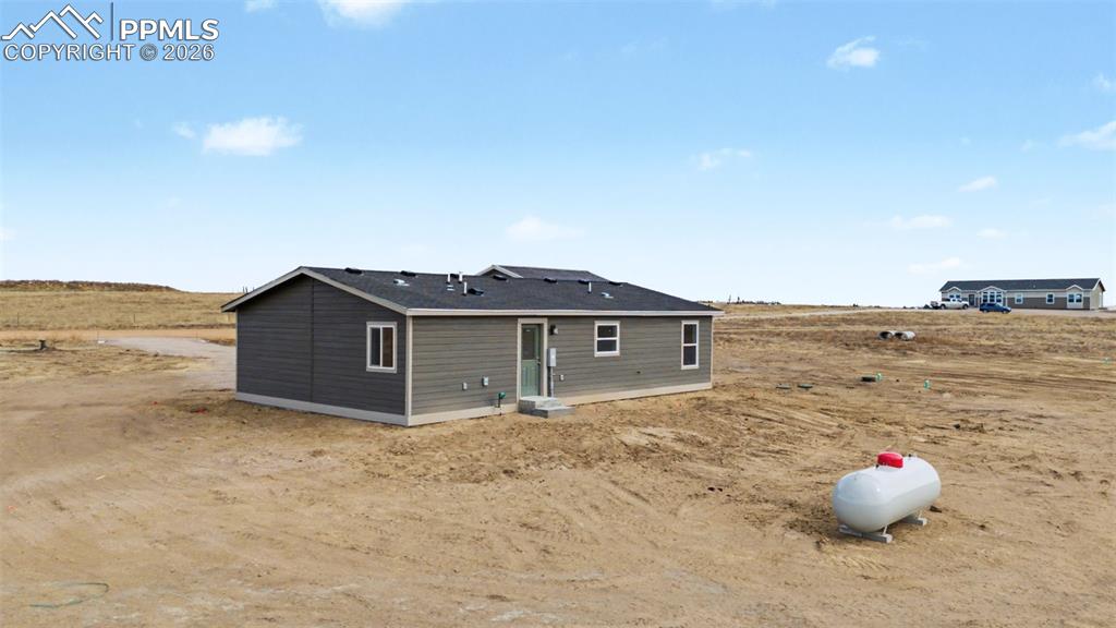 Image 35 of 41: Back of Structure